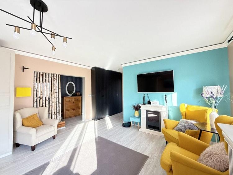 Apartament cu 3 camere decomandat în Dâmbovița