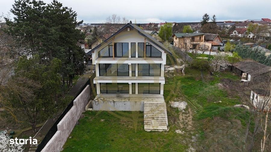Casă cu 8 camere cu Teren 843 Mp în Snagov