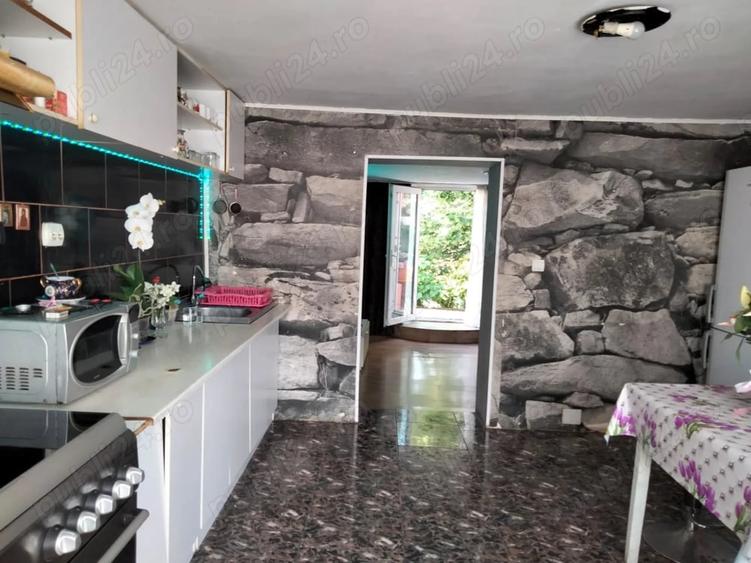 Casă cu 5 camere cu Teren 550 Mp în Colentina