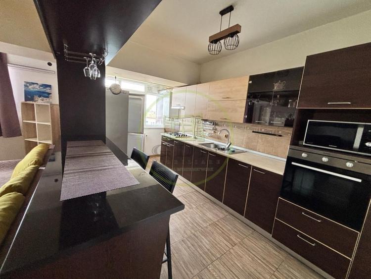 Apartament cu 2 camere semidecomandat, mobilat în Craiovița Nouă