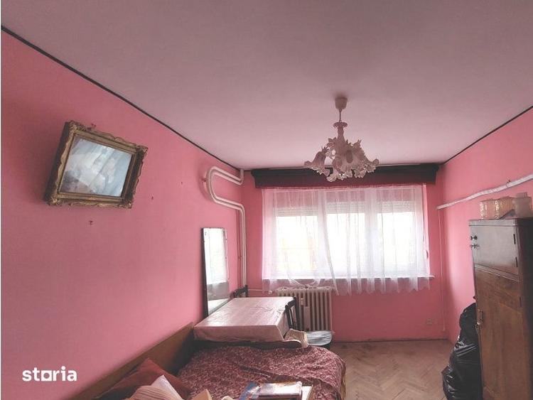 Apartament cu 3 camere decomandat în Valea Rosie