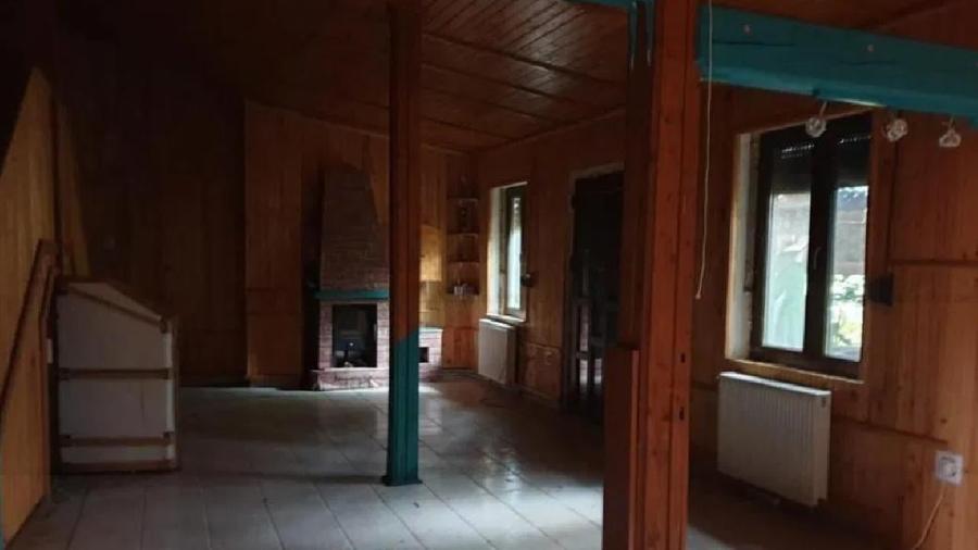 Casă individuală cu 5 camere cu Teren 1481 Mp în Nord