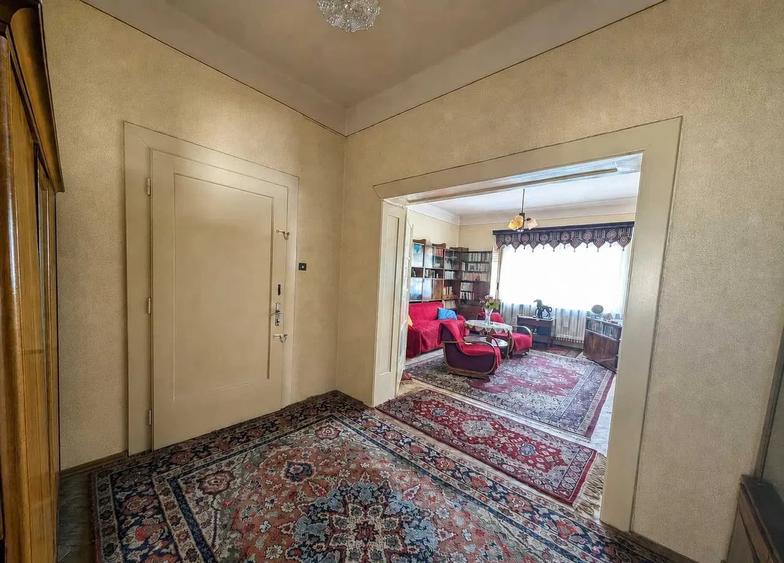 Apartament cu 3 camere în Central