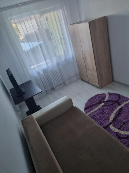 Garsonieră decomandată în Central