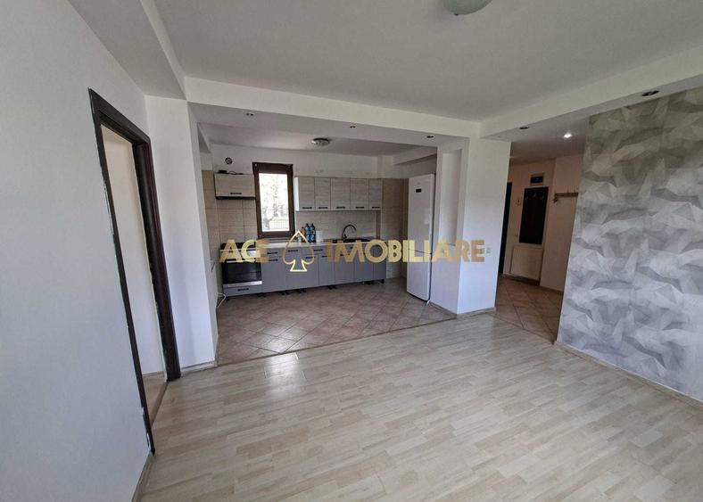 Apartament cu 3 camere semidecomandat, mobilat în Prelungirea Ghencea