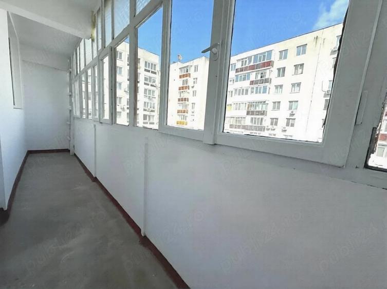 Apartament cu 3 camere decomandat în Tineretului