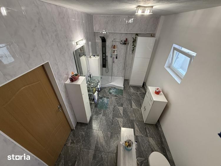 Casă cu 5 camere cu Teren 900 Mp în Central