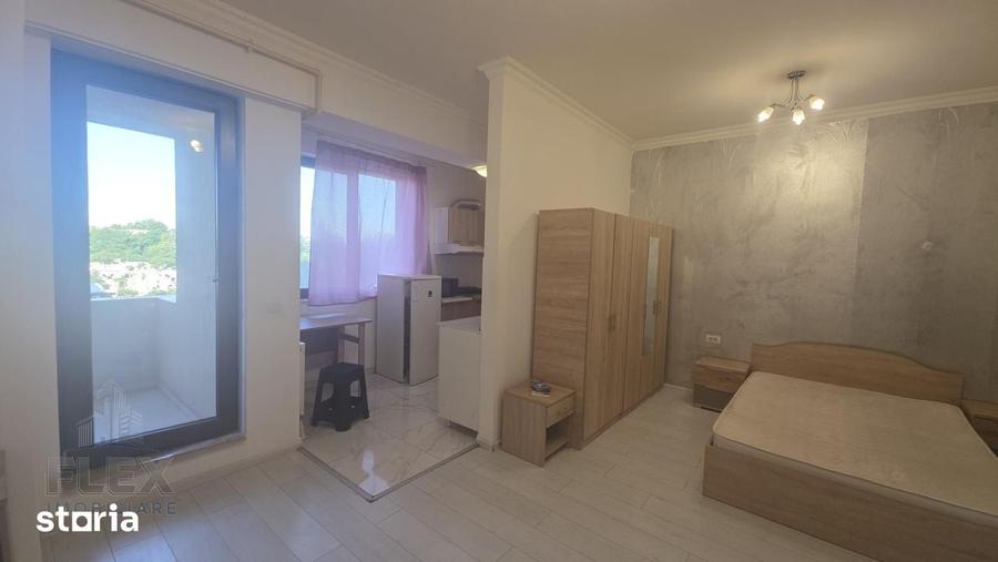Bloc Nou! Studio Zona Corbului/ Sabroso/ Solid House - 5