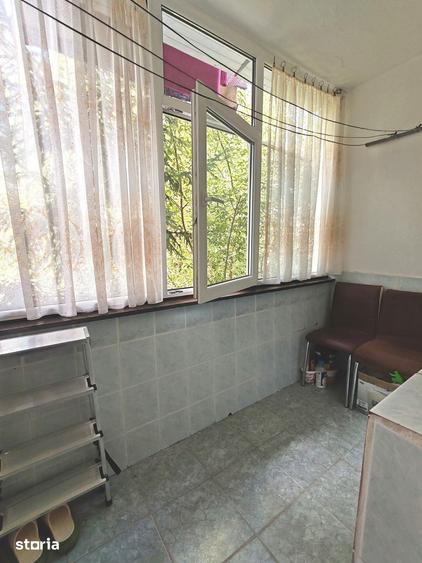 Apartament cu 3 camere semidecomandat în Negru Vodă