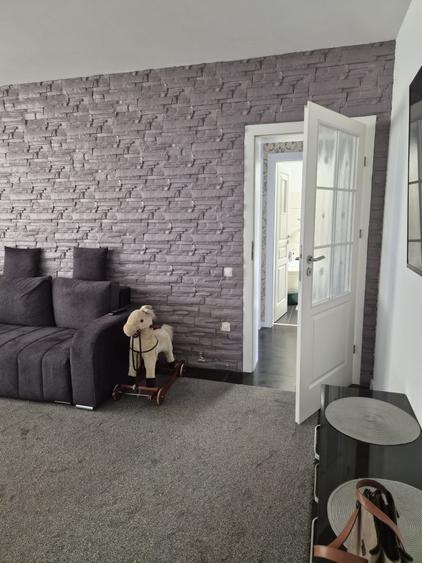 Apartament cu 4 camere decomandat în Bragadiru