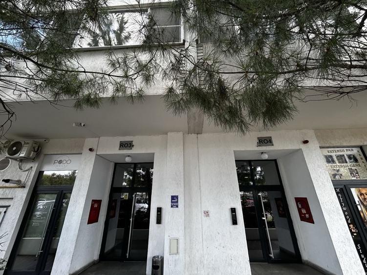 Apartament cu 3 camere decomandat în Ostroveni
