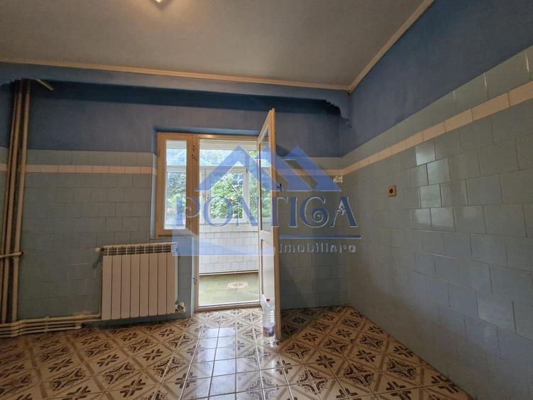 Apartament cu 3 camere decomandat în Tomis III