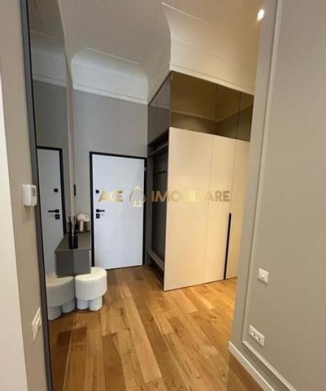 Apartament cu 4 camere decomandat în Cotroceni