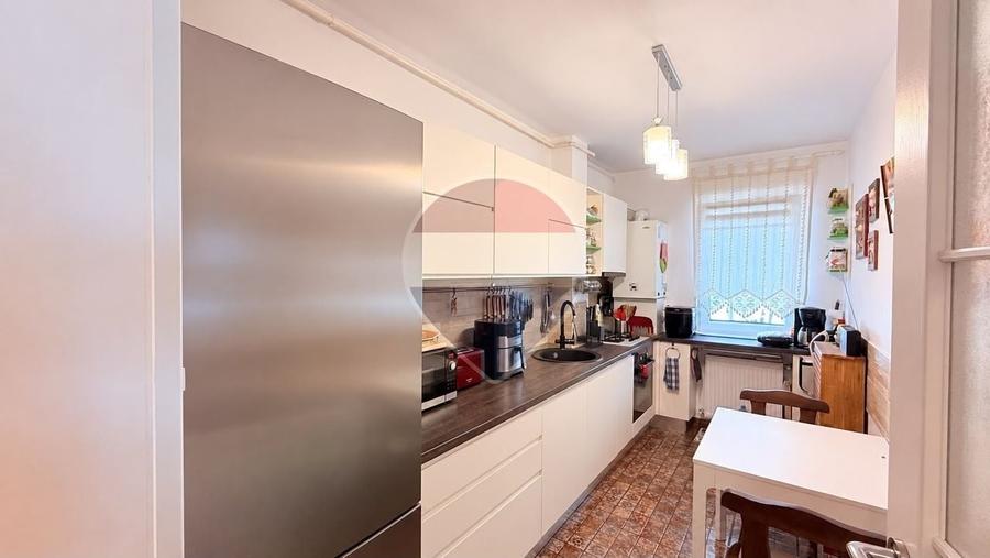 Apartament cu 3 camere decomandat în Militari
