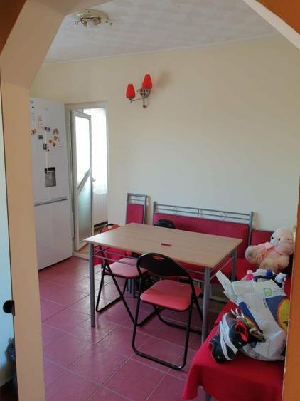 Apartament cu 2 camere decomandat, mobilat în Micro 11