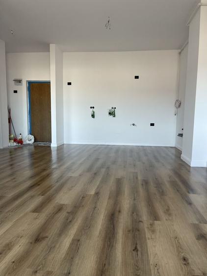 Apartament cu 2 camere decomandat în Florești