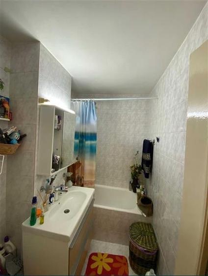 Apartament cu 3 camere decomandat, mobilat în Complex Studențesc