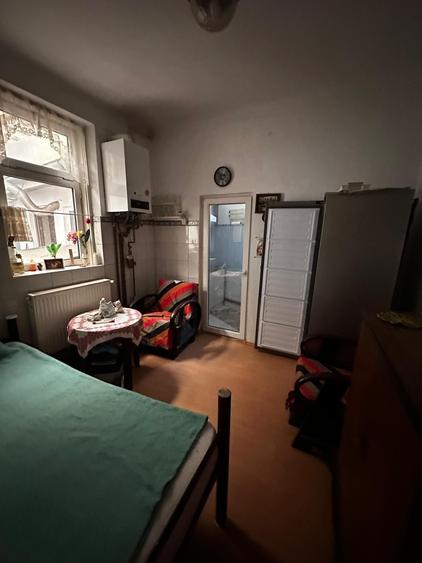 Casă individuală cu 5 camere cu Canalizare în Central