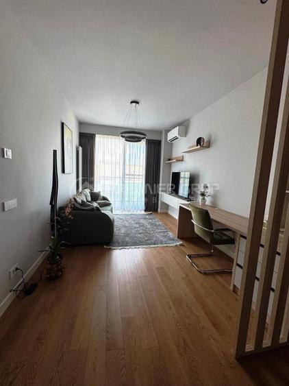 Apartament cu 2 camere decomandat, mobilat în Central