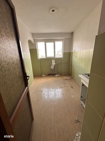 Apartament cu 2 camere decomandat în Micro 20