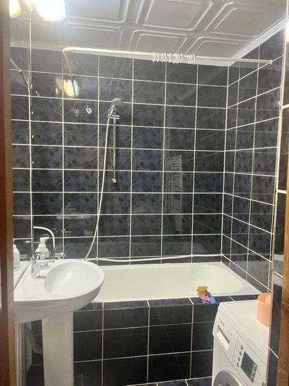 Apartament cu 3 camere decomandat în Siret