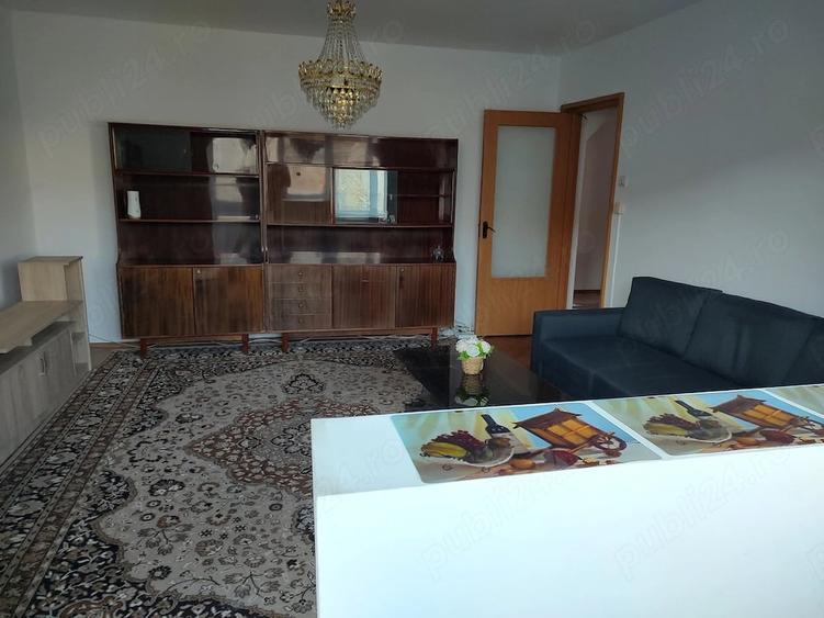 Apartament cu 4 camere decomandat în Girocului