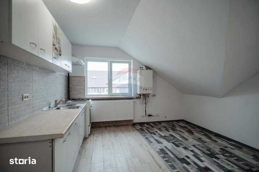 Apartament cu 3 camere, mobilat în Burdujeni