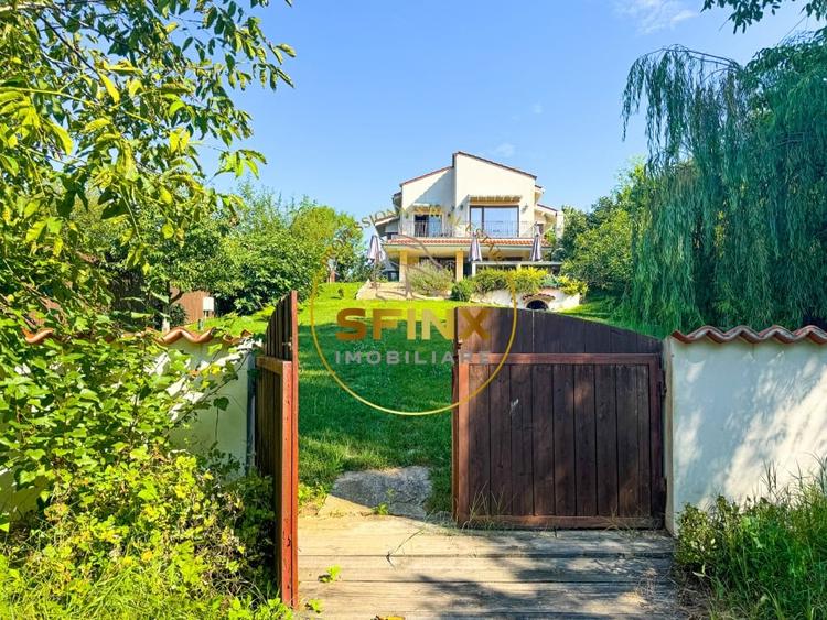 Casă individuală cu 6 camere cu Garaj în Bălteni