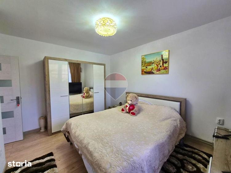 Casă cu 4 camere cu Teren 2575 Mp în Iordăcheanu