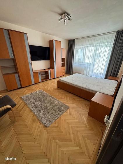 Apartament cu 2 camere decomandat în Micro 11