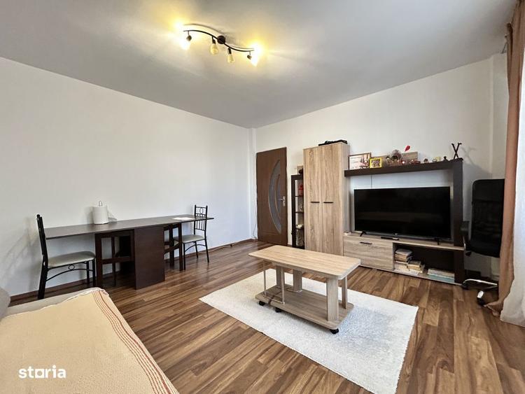 Apartament cu 3 camere decomandat, mobilat în Titan