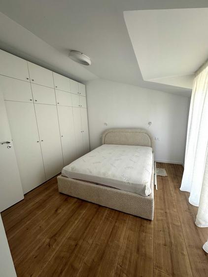 Casă cu 4 camere cu Teren 60 Mp în Mogoșoaia