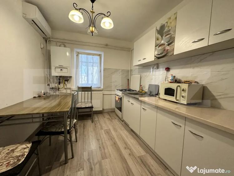 Apartament cu 2 camere decomandat, mobilat în Rovine
