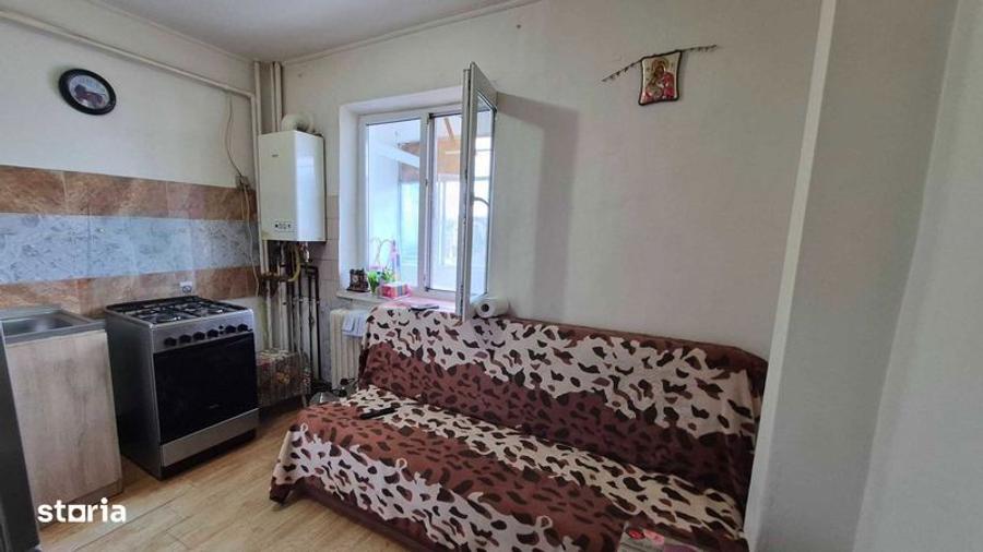 Garsonieră decomandată în Central