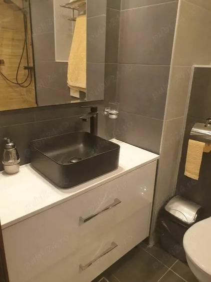 Apartament cu 3 camere decomandat, mobilat în Central