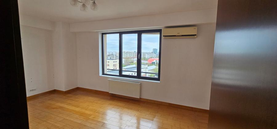 Apartament cu 4 camere decomandat, mobilat în Barbu Văcărescu