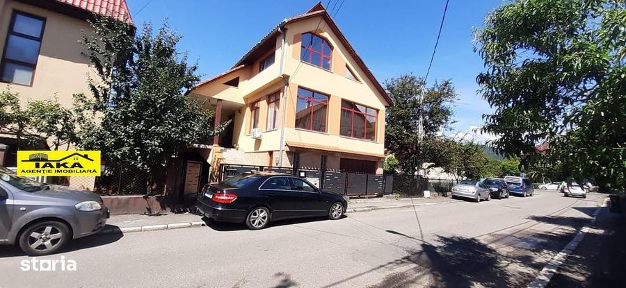 Casă cu 4 camere în Central