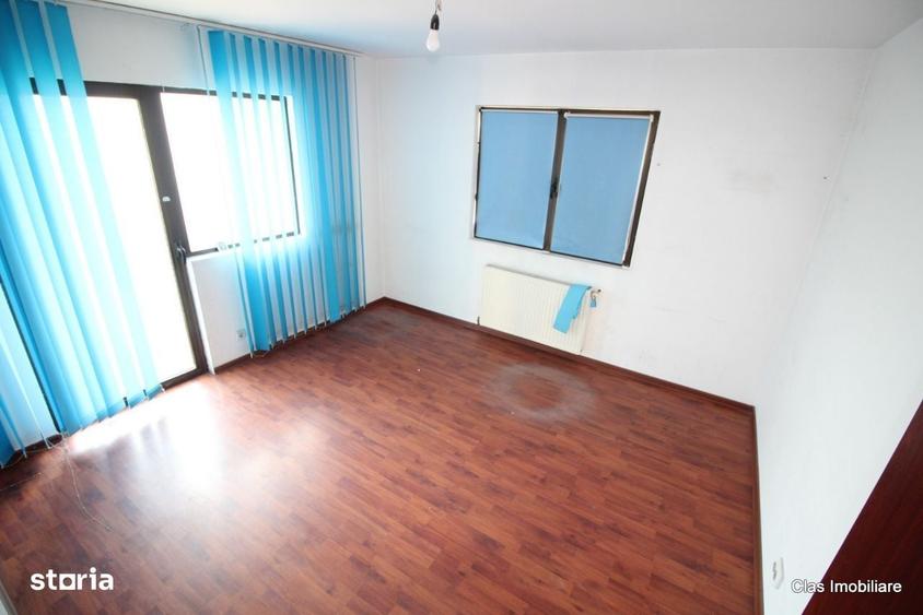 Casă cu 4 camere în Orașul de Jos