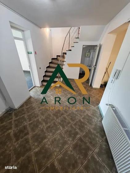 Birou, de 220 mp, în Vitan