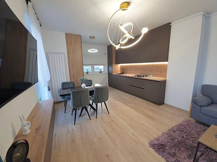 Apartament cu 3 camere în Tractorul