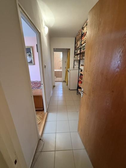 Apartament cu 3 camere semidecomandat în Drumul Carului