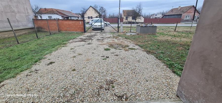 Casă individuală cu 6 camere cu Teren 923 Mp în Agrișu Mare