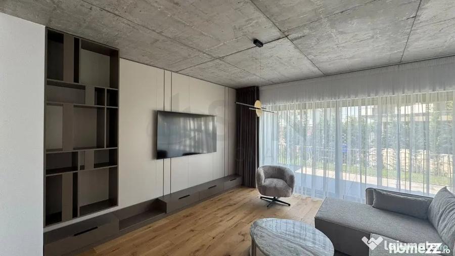 Casă cu 5 camere cu Teren 300 Mp în Băneasa