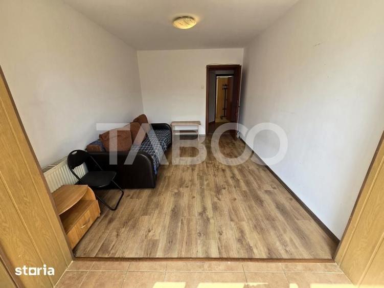 Apartament 2 camere de vanzare decomandat 52 mpu etaj 3 Terezian Sibiu - 6