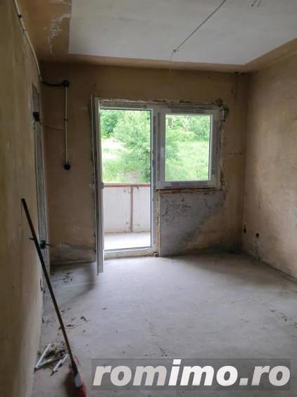 Apartament cu 4 camere de vanzare, etajul 1, str. 1 Mai - 2