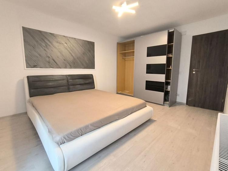 Duplex cu 5 camere cu Canalizare în Dumbrăvița