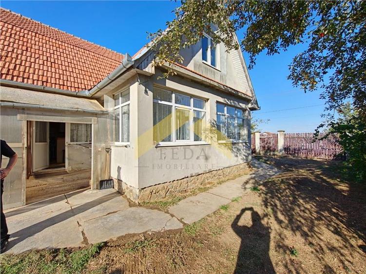 Casă individuală cu 3 camere cu Canalizare în Bodrogu Nou