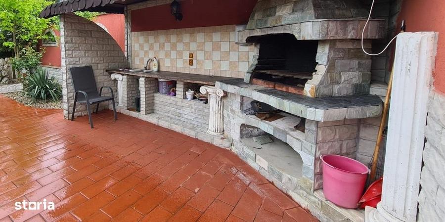 Casă cu 4 camere în Central