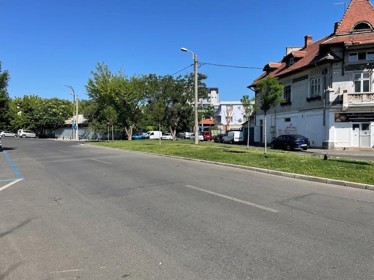 Birou, de 77 mp, în P-ța Muncii