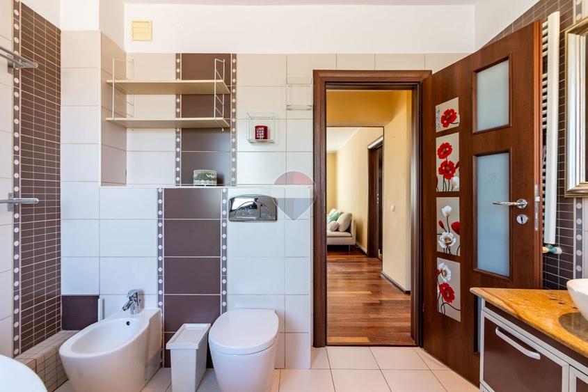 Apartament cu 3 camere semidecomandat, mobilat în Sisești